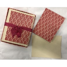 Set med 10 kort & 10 kuvert, Röd med vita halvcirkellinjer, Rättvis Handel (Fair trade)